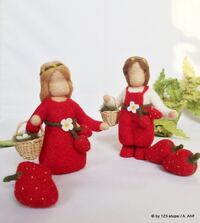Erdbeeren Blumenkinder, Waldorf Art, Jahreszeitentisch