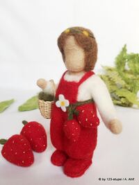 Blumenkind Junge - Erdbeere gefilzt