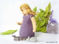 Lavendel Blumenkind mit Filz Maus